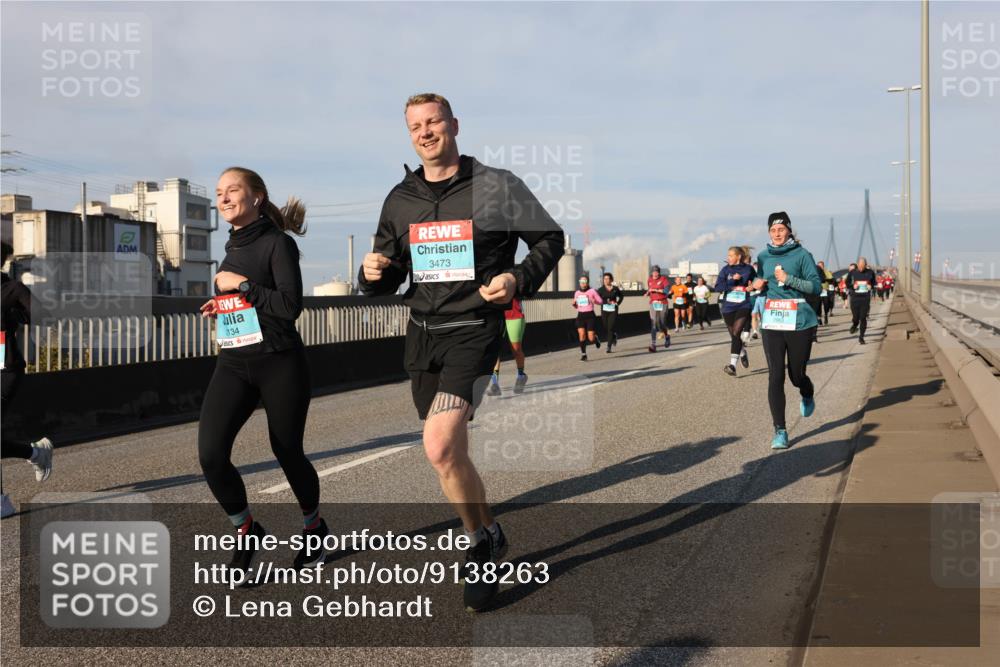 03.10.2025 - Köhlbrandbrückenlauf Lena Gebhardt http://msf.ph/oto/9138263 03.10.2025 09:55:59 Position 2 334, 3473 meine-sportfotos.de