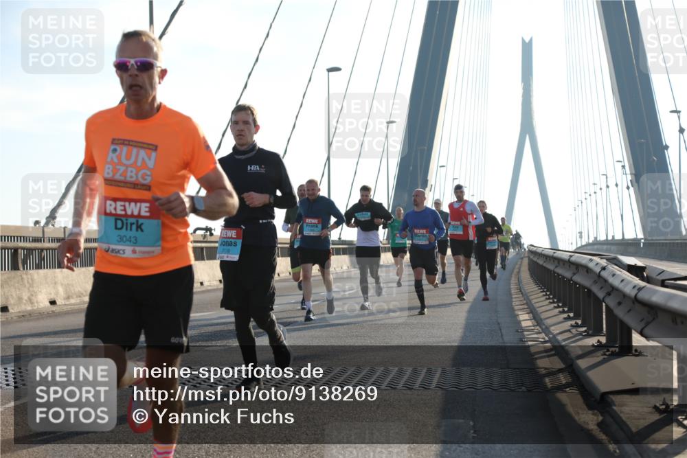 03.10.2025 - Köhlbrandbrückenlauf Yannick Fuchs http://msf.ph/oto/9138269 03.10.2025 08:22:26 Position 2 1, 3043, 3136 meine-sportfotos.de