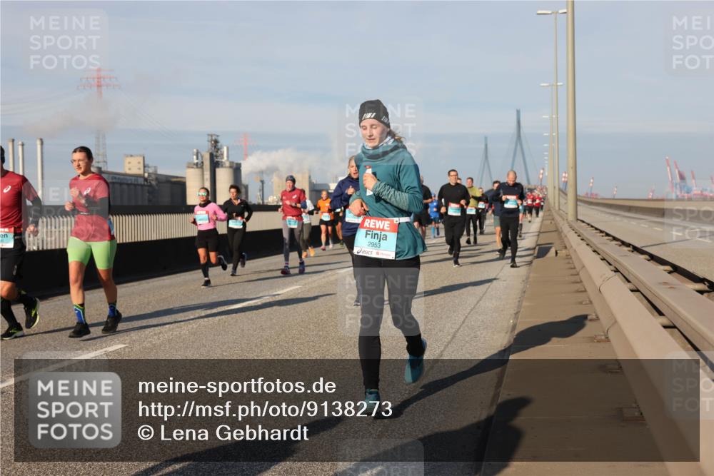 03.10.2025 - Köhlbrandbrückenlauf Lena Gebhardt http://msf.ph/oto/9138273 03.10.2025 09:56:00 Position 2 2953 meine-sportfotos.de
