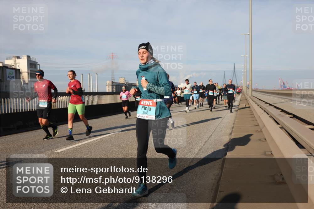 03.10.2025 - Köhlbrandbrückenlauf Lena Gebhardt http://msf.ph/oto/9138296 03.10.2025 09:56:00 Position 2 2953 meine-sportfotos.de