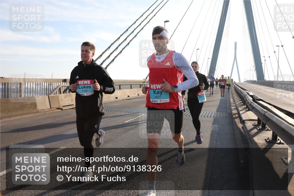 03.10.2025 - Köhlbrandbrückenlauf Yannick Fuchs http://msf.ph/oto/9138326 03.10.2025 08:22:30 Position 2 1122, 3527 meine-sportfotos.de