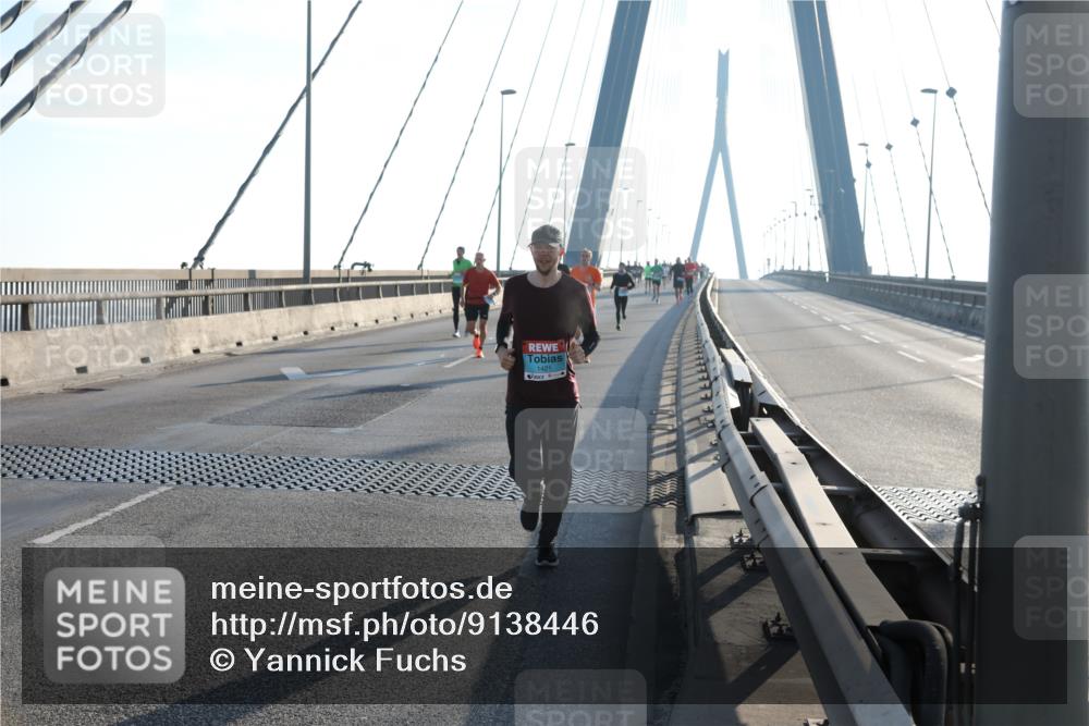 03.10.2025 - Köhlbrandbrückenlauf Yannick Fuchs http://msf.ph/oto/9138446 03.10.2025 08:22:39 Position 2 1421 meine-sportfotos.de