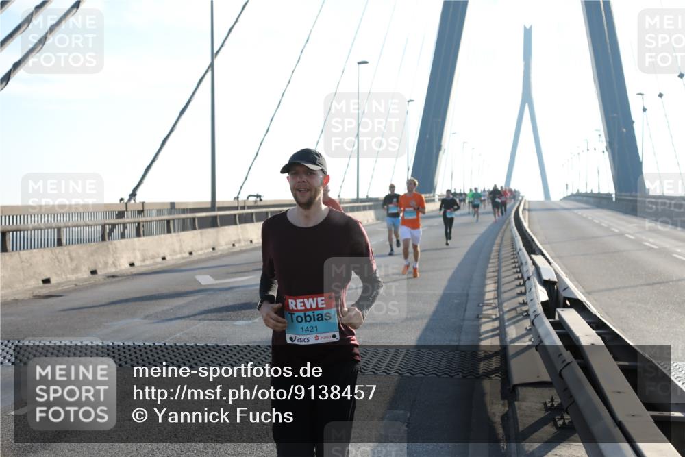 03.10.2025 - Köhlbrandbrückenlauf Yannick Fuchs http://msf.ph/oto/9138457 03.10.2025 08:22:40 Position 2 1421 meine-sportfotos.de