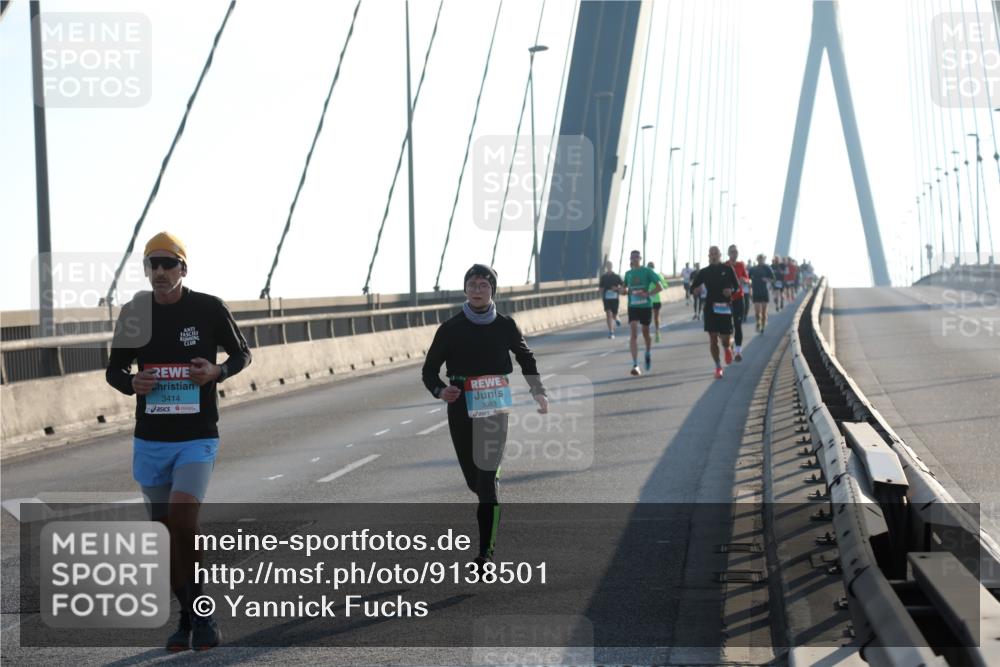 03.10.2025 - Köhlbrandbrückenlauf Yannick Fuchs http://msf.ph/oto/9138501 03.10.2025 08:22:44 Position 2 3414, 3083 meine-sportfotos.de