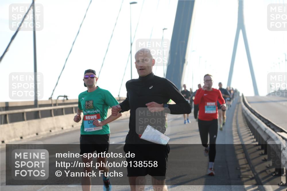 03.10.2025 - Köhlbrandbrückenlauf Yannick Fuchs http://msf.ph/oto/9138558 03.10.2025 08:22:52 Position 2 2815 meine-sportfotos.de