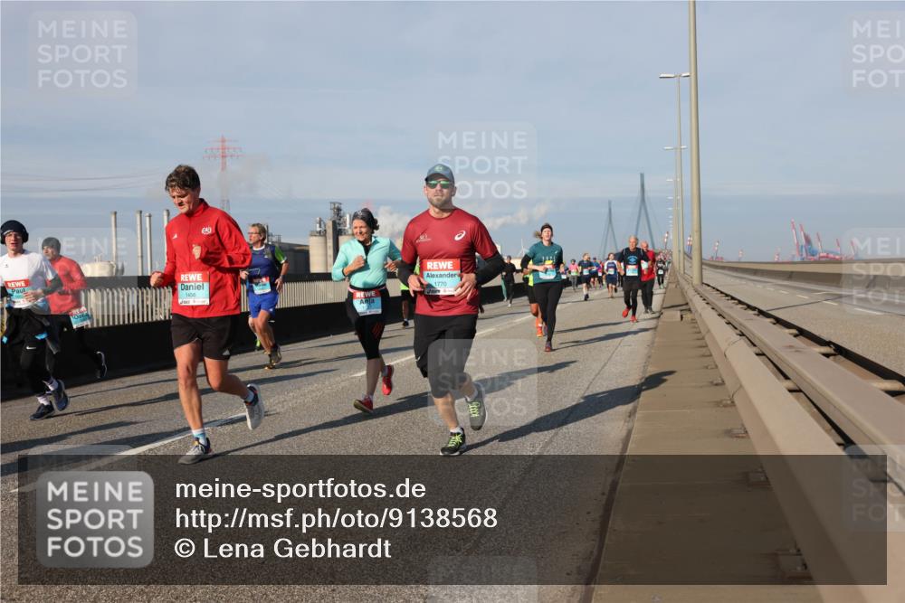 03.10.2025 - Köhlbrandbrückenlauf Lena Gebhardt http://msf.ph/oto/9138568 03.10.2025 09:56:17 Position 2 619, 1, 1770 meine-sportfotos.de