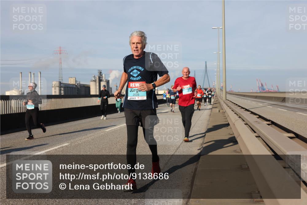 03.10.2025 - Köhlbrandbrückenlauf Lena Gebhardt http://msf.ph/oto/9138686 03.10.2025 09:56:23 Position 2 2699 meine-sportfotos.de