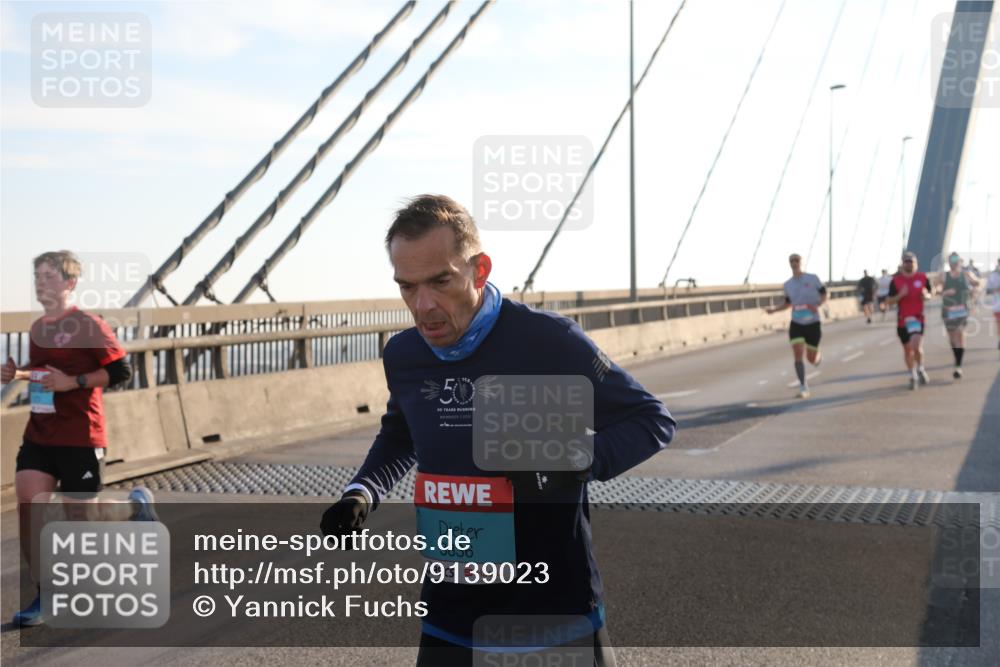 03.10.2025 - Köhlbrandbrückenlauf Yannick Fuchs http://msf.ph/oto/9139023 03.10.2025 08:23:25 Position 2 50, 50, 3836 meine-sportfotos.de