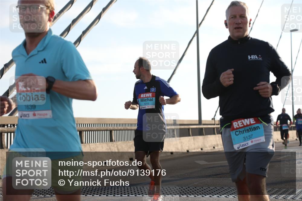 03.10.2025 - Köhlbrandbrückenlauf Yannick Fuchs http://msf.ph/oto/9139176 03.10.2025 08:23:38 Position 2 1639, 1215, 3137 meine-sportfotos.de