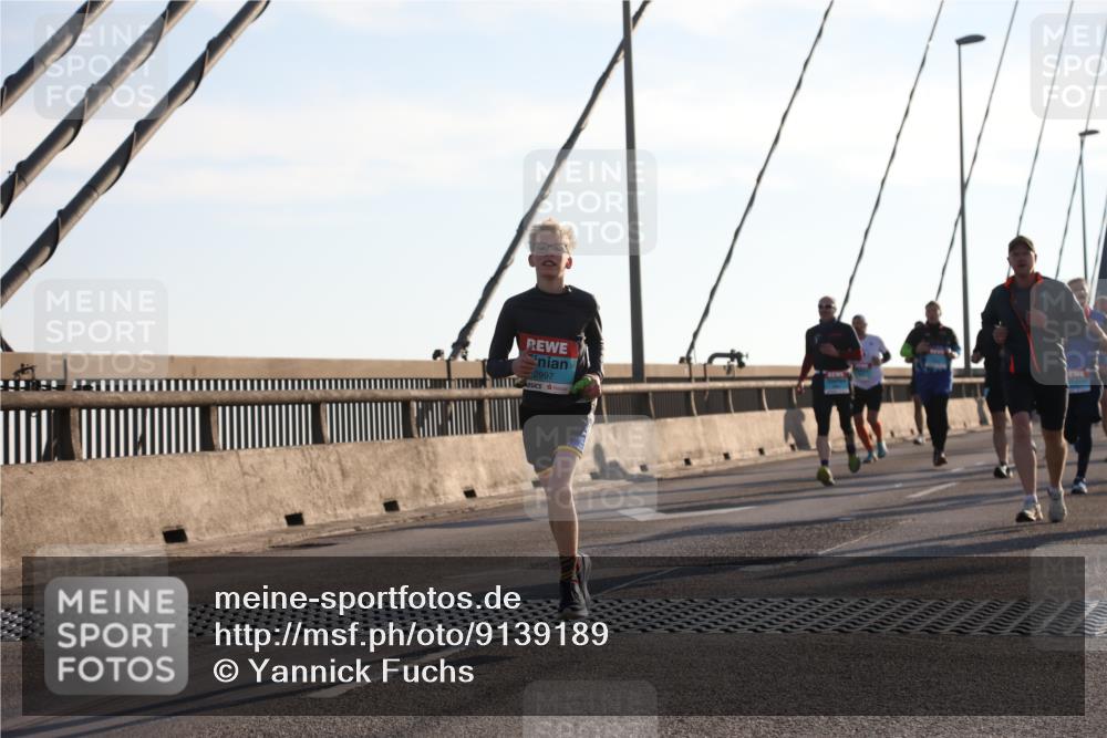 03.10.2025 - Köhlbrandbrückenlauf Yannick Fuchs http://msf.ph/oto/9139189 03.10.2025 08:23:39 Position 2 2997 meine-sportfotos.de