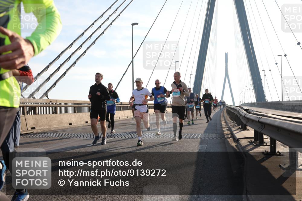 03.10.2025 - Köhlbrandbrückenlauf Yannick Fuchs http://msf.ph/oto/9139272 03.10.2025 08:23:44 Position 2  meine-sportfotos.de