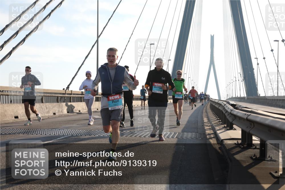 03.10.2025 - Köhlbrandbrückenlauf Yannick Fuchs http://msf.ph/oto/9139319 03.10.2025 08:23:46 Position 2 1617, 1133 meine-sportfotos.de