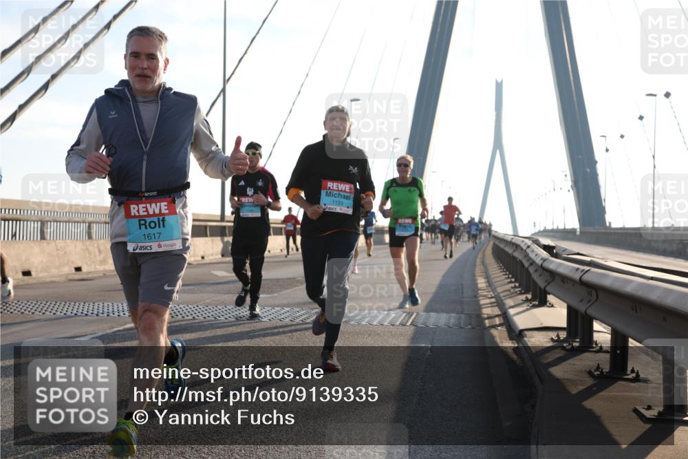 03.10.2025 - Köhlbrandbrückenlauf Yannick Fuchs http://msf.ph/oto/9139335 03.10.2025 08:23:47 Position 2 1617, 1133 meine-sportfotos.de