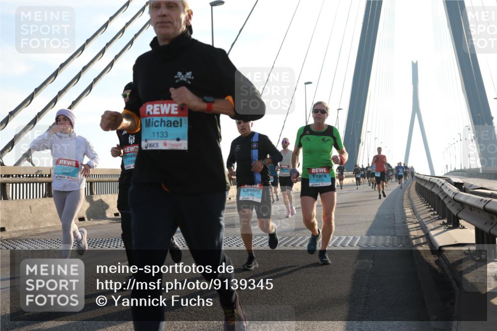 03.10.2025 - Köhlbrandbrückenlauf Yannick Fuchs http://msf.ph/oto/9139345 03.10.2025 08:23:48 Position 2 3837, 1133, 1109, 3464, 2710 meine-sportfotos.de