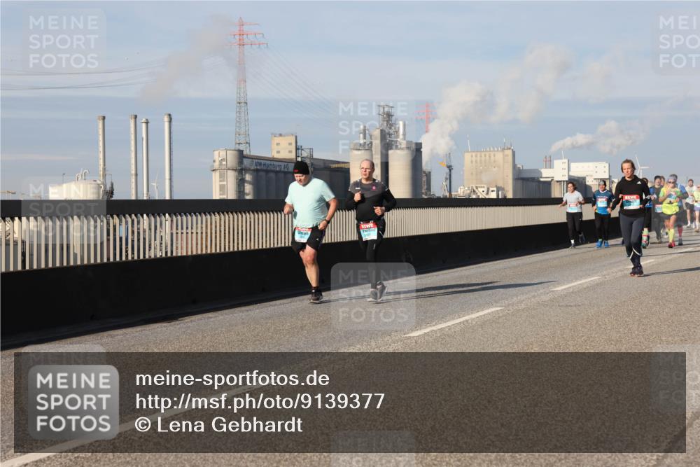 03.10.2025 - Köhlbrandbrückenlauf Lena Gebhardt http://msf.ph/oto/9139377 03.10.2025 09:57:05 Position 2  meine-sportfotos.de