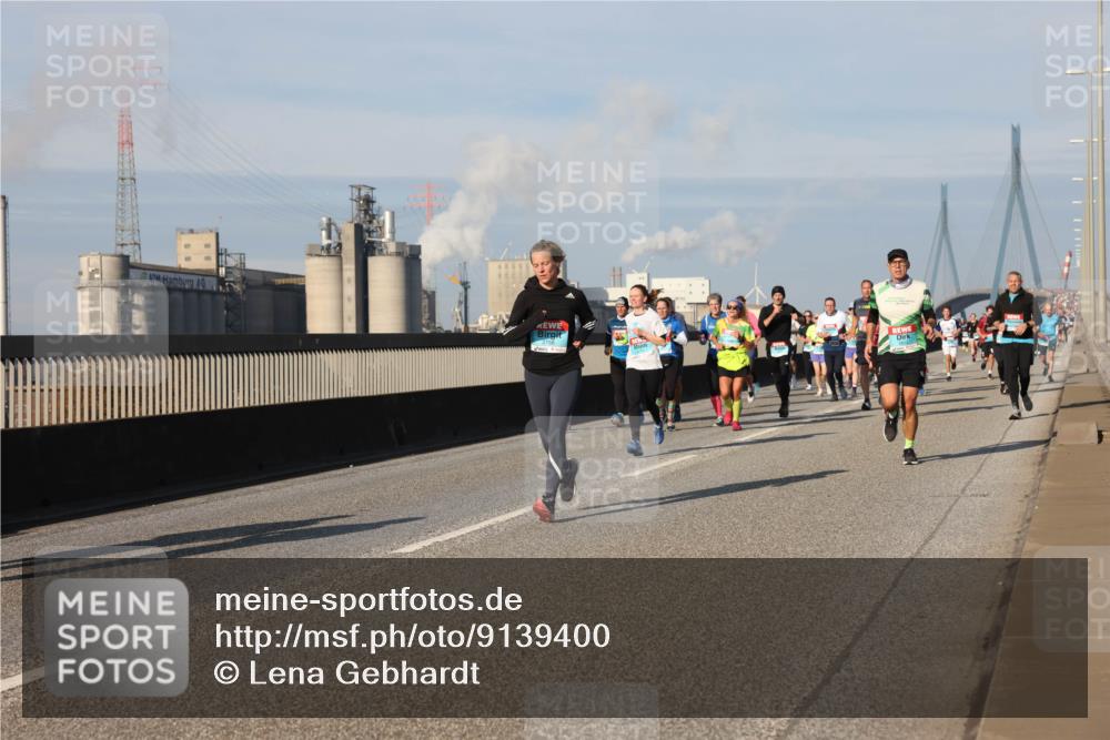 03.10.2025 - Köhlbrandbrückenlauf Lena Gebhardt http://msf.ph/oto/9139400 03.10.2025 09:57:07 Position 2 2758 meine-sportfotos.de