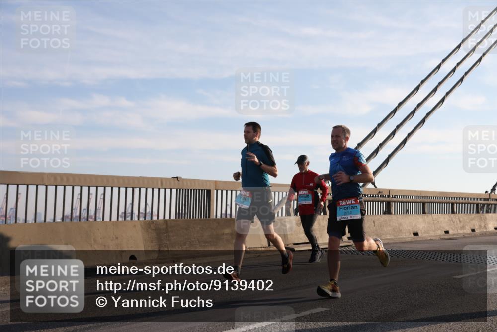 03.10.2025 - Köhlbrandbrückenlauf Yannick Fuchs http://msf.ph/oto/9139402 03.10.2025 08:23:53 Position 2 2712 meine-sportfotos.de