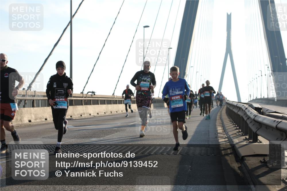 03.10.2025 - Köhlbrandbrückenlauf Yannick Fuchs http://msf.ph/oto/9139452 03.10.2025 08:23:58 Position 2 00000, 2760, 2920 meine-sportfotos.de