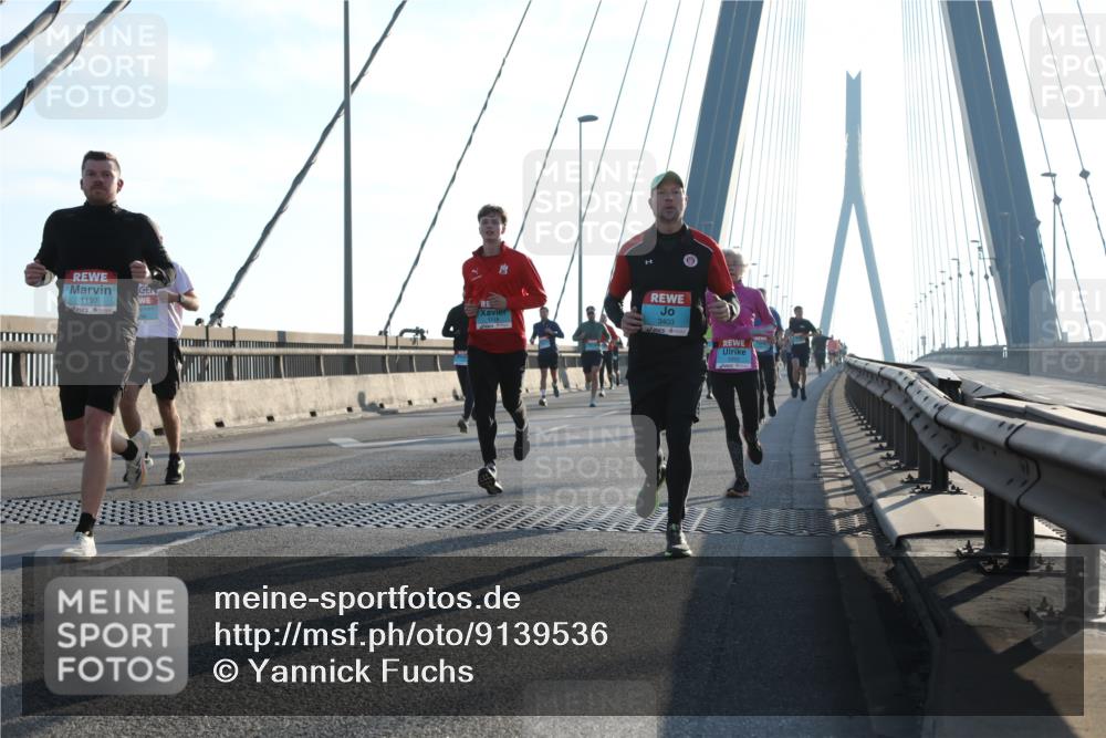 03.10.2025 - Köhlbrandbrückenlauf Yannick Fuchs http://msf.ph/oto/9139536 03.10.2025 08:24:04 Position 2 1197, 3403 meine-sportfotos.de