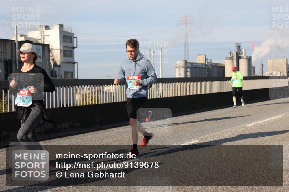 03.10.2025 - Köhlbrandbrückenlauf Lena Gebhardt http://msf.ph/oto/9139678 03.10.2025 09:57:25 Position 2 1179 meine-sportfotos.de
