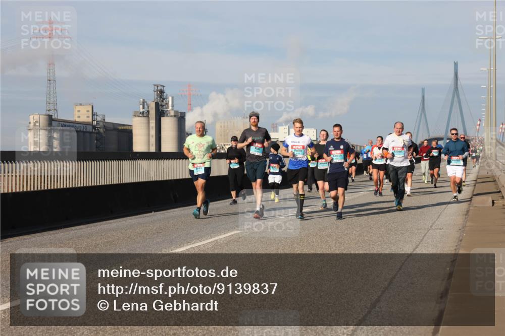 03.10.2025 - Köhlbrandbrückenlauf Lena Gebhardt http://msf.ph/oto/9139837 03.10.2025 09:57:38 Position 2  meine-sportfotos.de