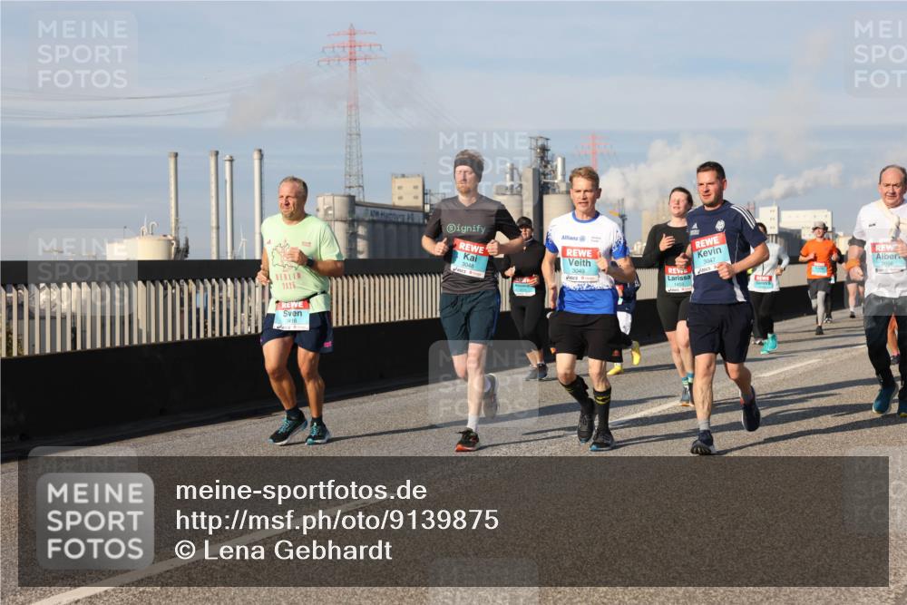 03.10.2025 - Köhlbrandbrückenlauf Lena Gebhardt http://msf.ph/oto/9139875 03.10.2025 09:57:40 Position 2 2025, 3416, 3047, 3048, 3049, 1453, 2056 meine-sportfotos.de