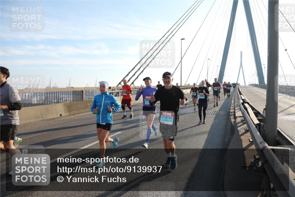 03.10.2025 - Köhlbrandbrückenlauf Yannick Fuchs http://msf.ph/oto/9139937 03.10.2025 08:24:37 Position 2 24, 3307 meine-sportfotos.de