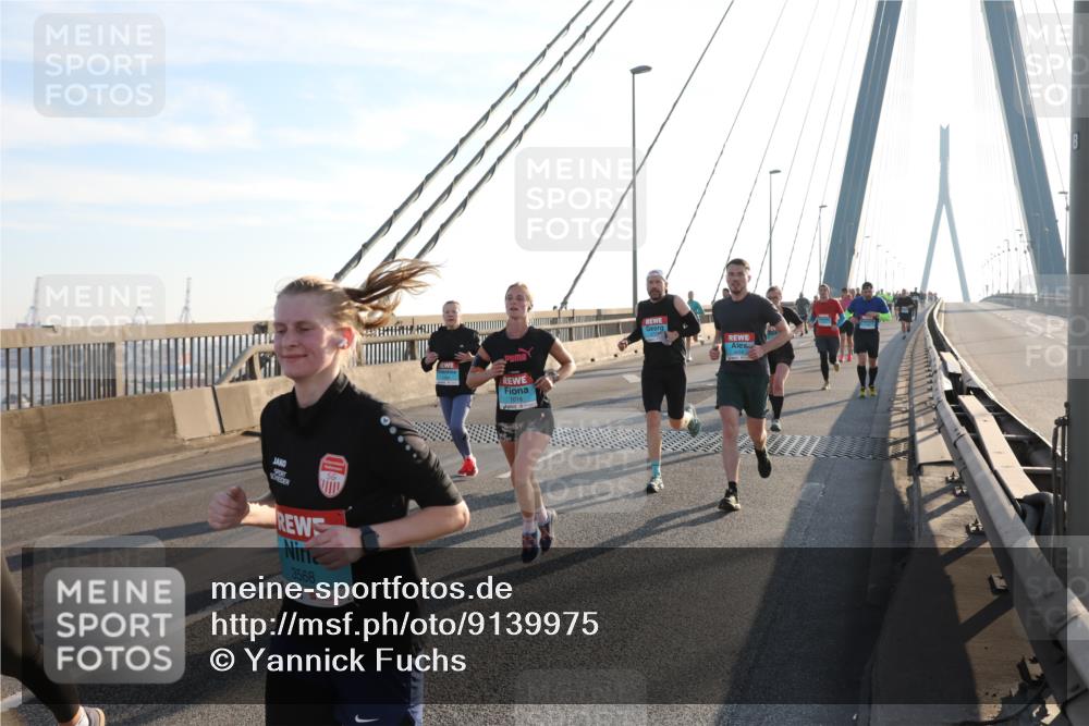 03.10.2025 - Köhlbrandbrückenlauf Yannick Fuchs http://msf.ph/oto/9139975 03.10.2025 08:24:38 Position 2 3568, 1018 meine-sportfotos.de