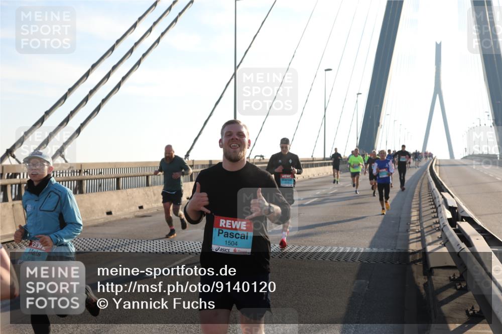 03.10.2025 - Köhlbrandbrückenlauf Yannick Fuchs http://msf.ph/oto/9140120 03.10.2025 08:24:47 Position 2 1330, 1504 meine-sportfotos.de