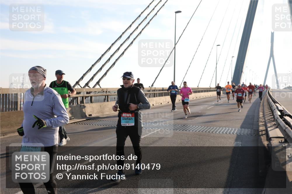 03.10.2025 - Köhlbrandbrückenlauf Yannick Fuchs http://msf.ph/oto/9140479 03.10.2025 08:25:18 Position 2 1073, 1457 meine-sportfotos.de