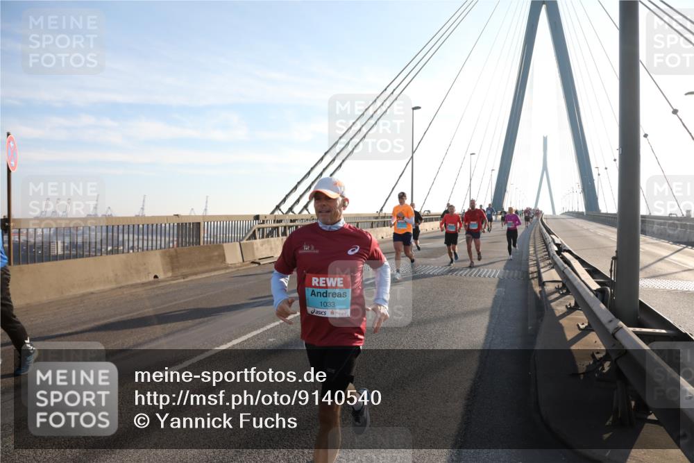 03.10.2025 - Köhlbrandbrückenlauf Yannick Fuchs http://msf.ph/oto/9140540 03.10.2025 08:25:23 Position 2 1033 meine-sportfotos.de