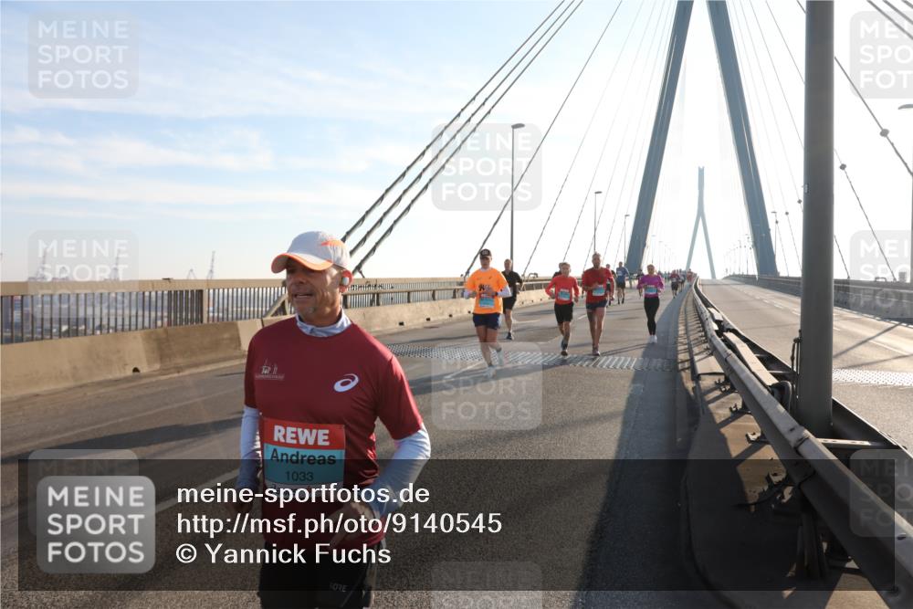 03.10.2025 - Köhlbrandbrückenlauf Yannick Fuchs http://msf.ph/oto/9140545 03.10.2025 08:25:23 Position 2 1033 meine-sportfotos.de