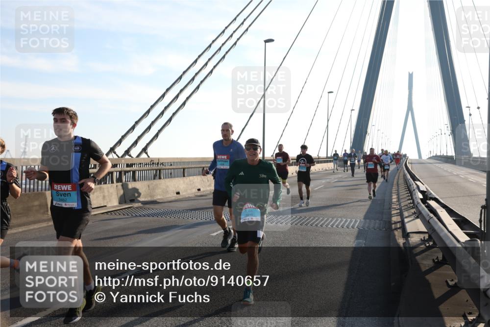 03.10.2025 - Köhlbrandbrückenlauf Yannick Fuchs http://msf.ph/oto/9140657 03.10.2025 08:25:30 Position 2 3462, 3812 meine-sportfotos.de
