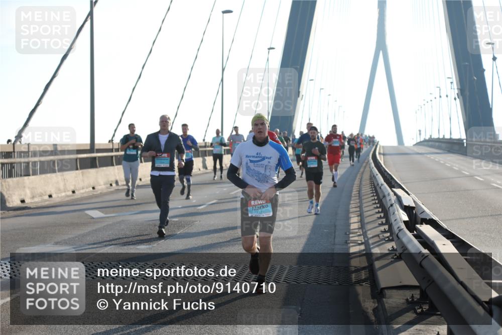 03.10.2025 - Köhlbrandbrückenlauf Yannick Fuchs http://msf.ph/oto/9140710 03.10.2025 08:25:36 Position 2 41 meine-sportfotos.de