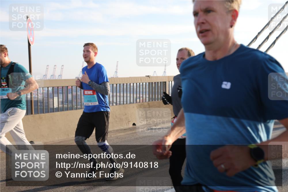 03.10.2025 - Köhlbrandbrückenlauf Yannick Fuchs http://msf.ph/oto/9140818 03.10.2025 08:25:42 Position 2 3830 meine-sportfotos.de