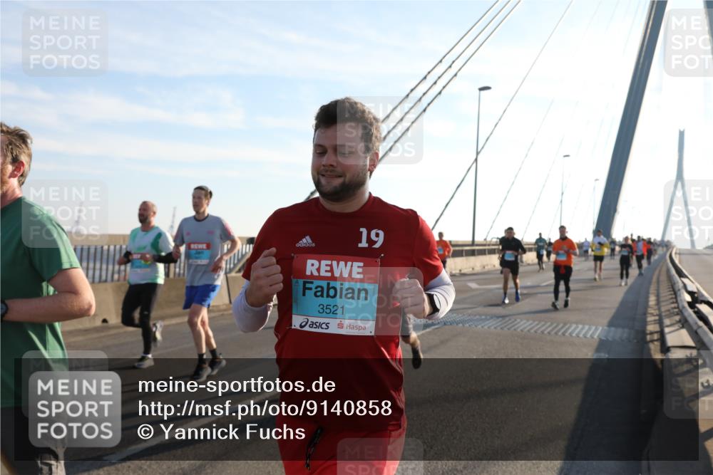 03.10.2025 - Köhlbrandbrückenlauf Yannick Fuchs http://msf.ph/oto/9140858 03.10.2025 08:25:45 Position 2 19, 3521 meine-sportfotos.de