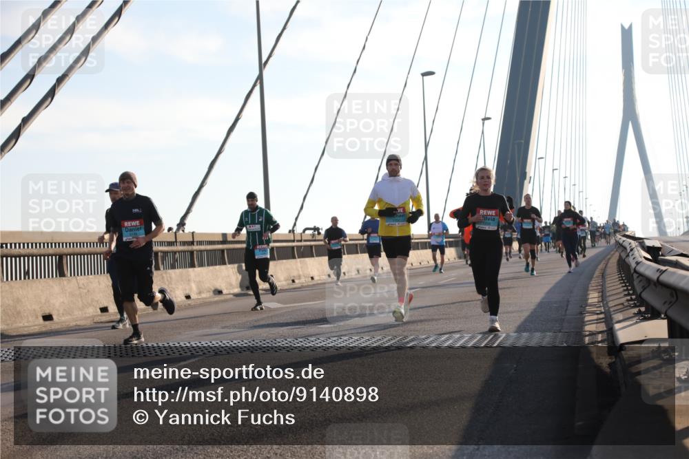 03.10.2025 - Köhlbrandbrückenlauf Yannick Fuchs http://msf.ph/oto/9140898 03.10.2025 08:25:48 Position 2  meine-sportfotos.de