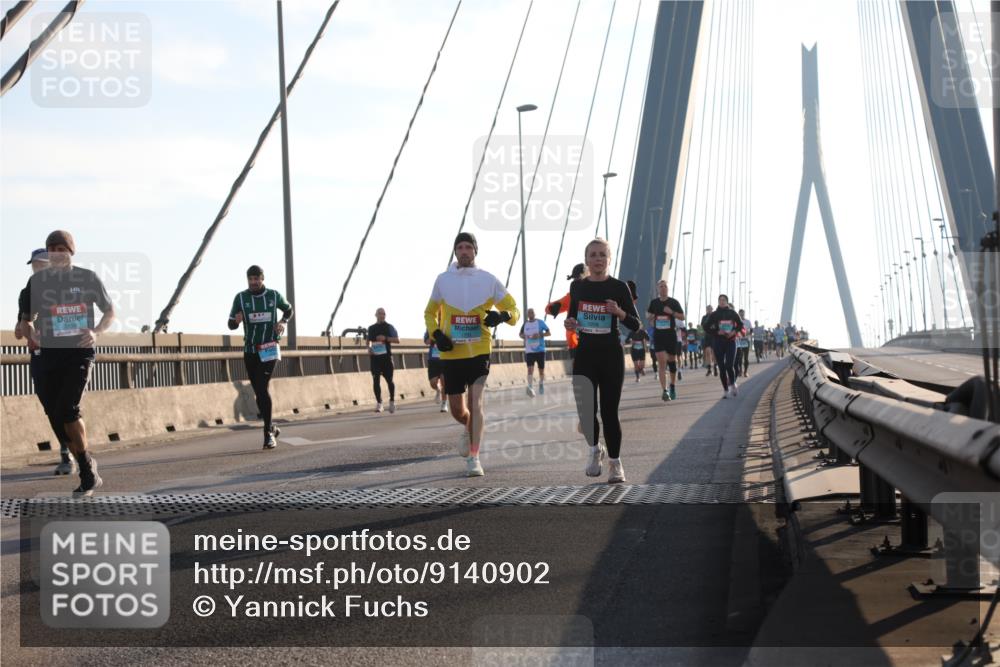 03.10.2025 - Köhlbrandbrückenlauf Yannick Fuchs http://msf.ph/oto/9140902 03.10.2025 08:25:49 Position 2 1208 meine-sportfotos.de