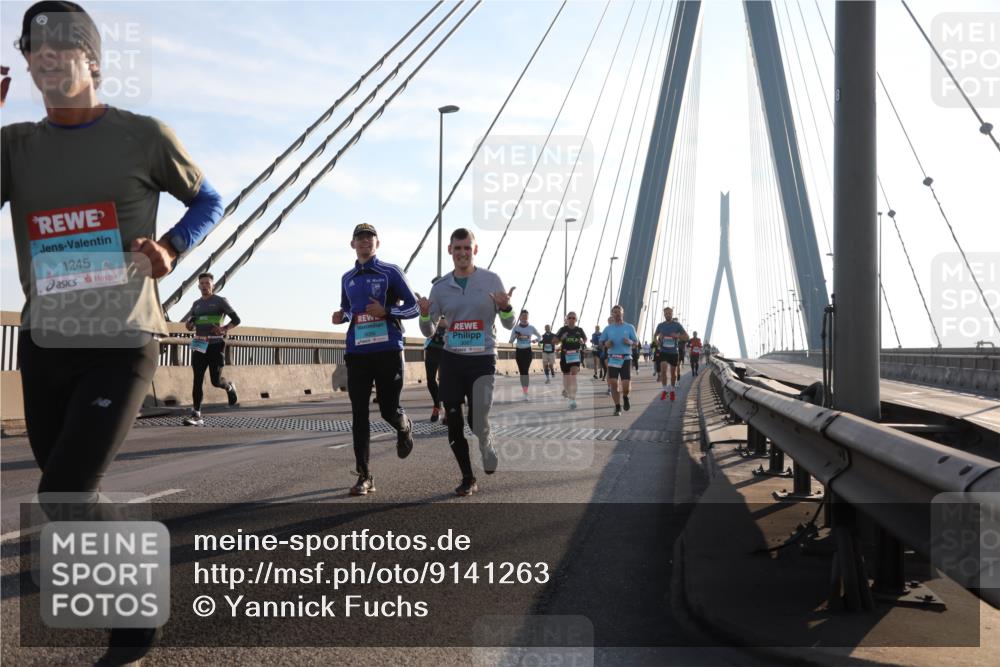 03.10.2025 - Köhlbrandbrückenlauf Yannick Fuchs http://msf.ph/oto/9141263 03.10.2025 08:26:10 Position 2 1245 meine-sportfotos.de