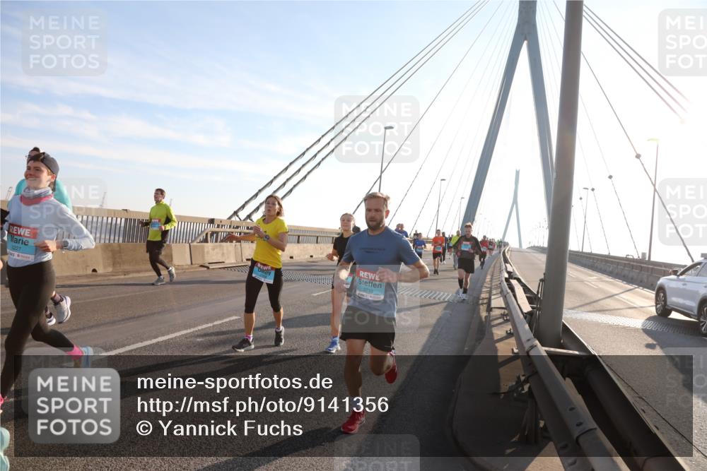 03.10.2025 - Köhlbrandbrückenlauf Yannick Fuchs http://msf.ph/oto/9141356 03.10.2025 08:26:15 Position 2 3227, 3710 meine-sportfotos.de