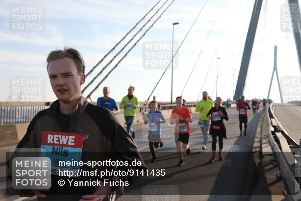 03.10.2025 - Köhlbrandbrückenlauf Yannick Fuchs http://msf.ph/oto/9141435 03.10.2025 08:26:17 Position 2 1623, 72010 meine-sportfotos.de