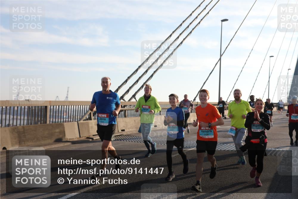 03.10.2025 - Köhlbrandbrückenlauf Yannick Fuchs http://msf.ph/oto/9141447 03.10.2025 08:26:18 Position 2 1543, 3497, 3496, 1294 meine-sportfotos.de