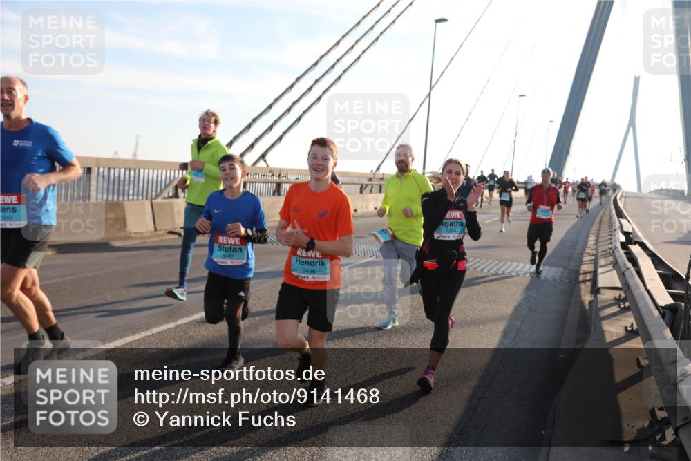 03.10.2025 - Köhlbrandbrückenlauf Yannick Fuchs http://msf.ph/oto/9141468 03.10.2025 08:26:18 Position 2 1543, 3497, 3496, 1294 meine-sportfotos.de
