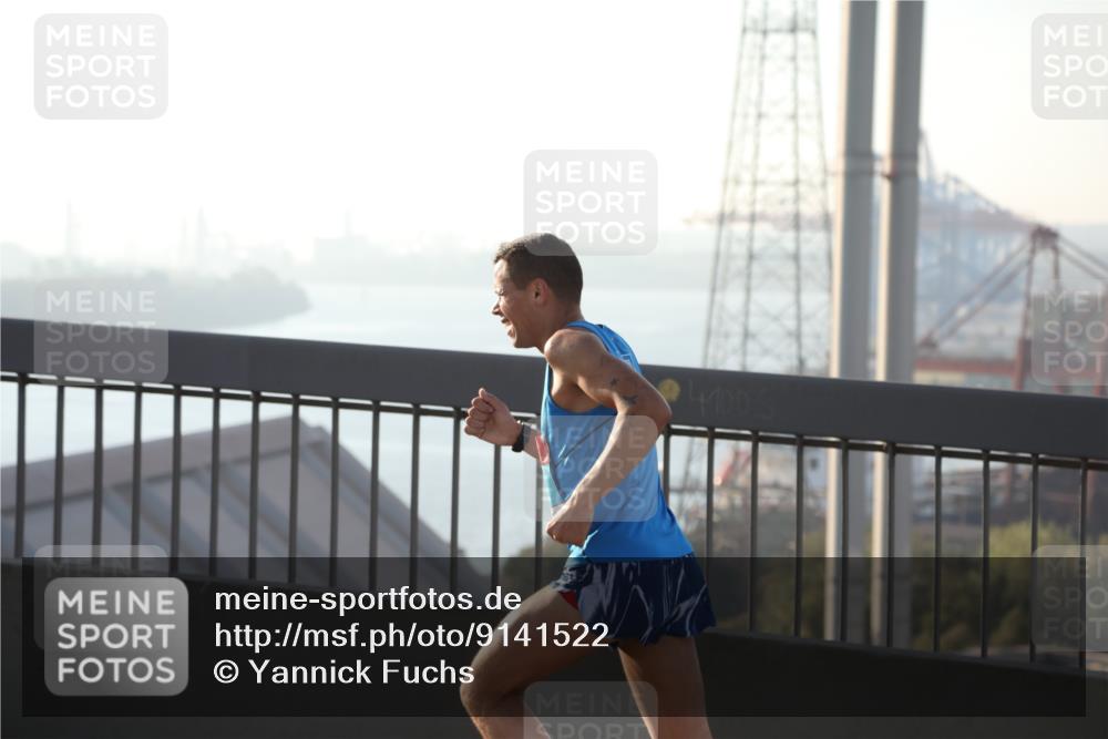 03.10.2025 - Köhlbrandbrückenlauf Yannick Fuchs http://msf.ph/oto/9141522 03.10.2025 08:26:23 Position 2 4100 meine-sportfotos.de