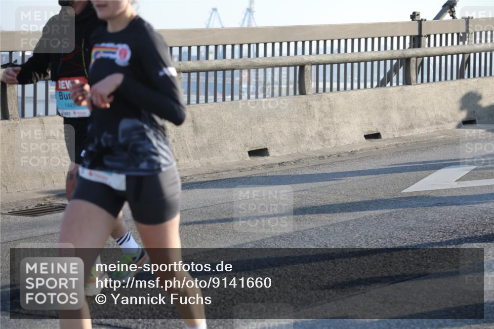 03.10.2025 - Köhlbrandbrückenlauf Yannick Fuchs http://msf.ph/oto/9141660 03.10.2025 08:26:44 Position 2 1445 meine-sportfotos.de