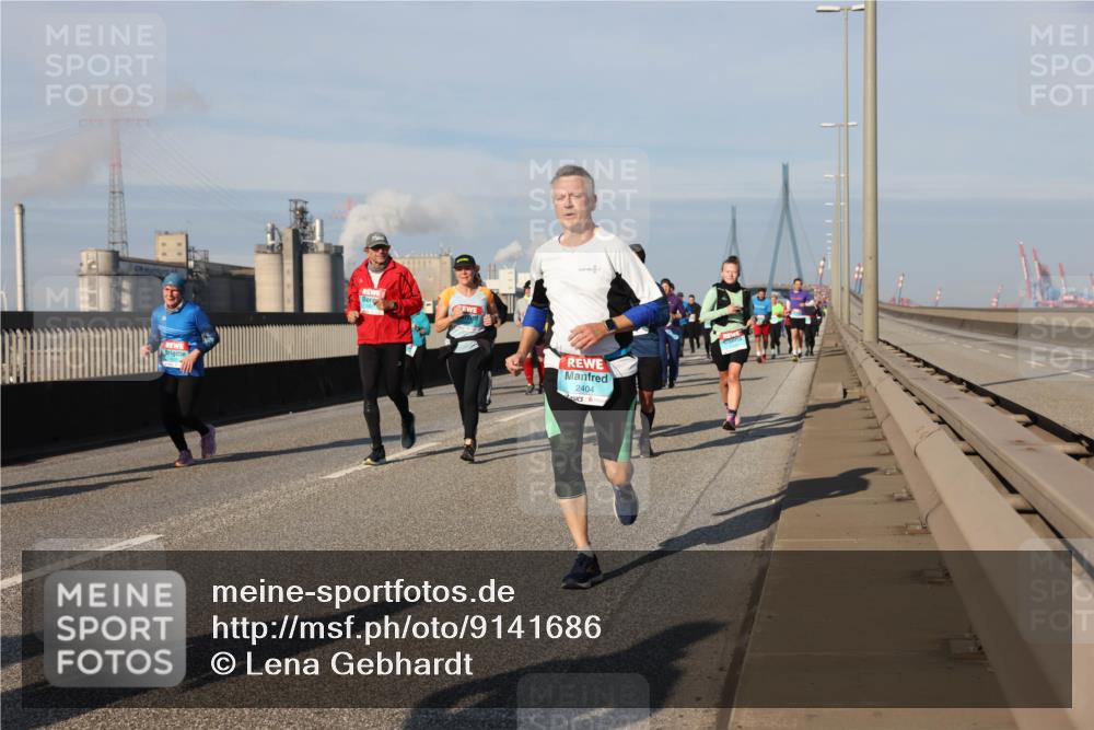 03.10.2025 - Köhlbrandbrückenlauf Lena Gebhardt http://msf.ph/oto/9141686 03.10.2025 09:59:31 Position 2 2404 meine-sportfotos.de