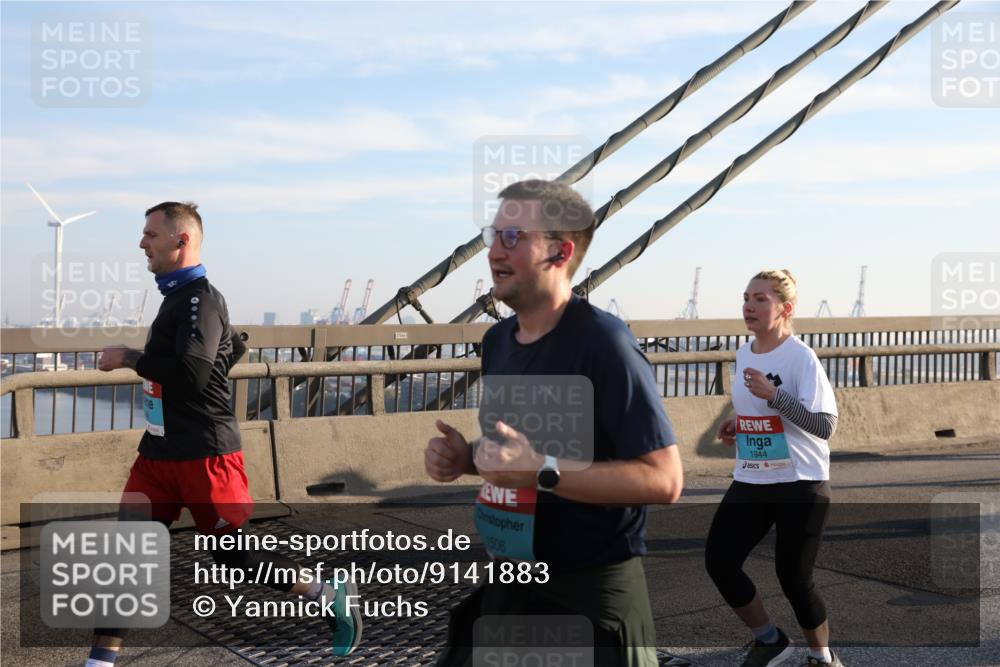 03.10.2025 - Köhlbrandbrückenlauf Yannick Fuchs http://msf.ph/oto/9141883 03.10.2025 08:27:08 Position 2 1506, 1944 meine-sportfotos.de