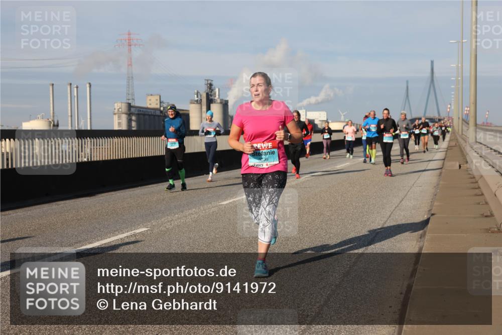 03.10.2025 - Köhlbrandbrückenlauf Lena Gebhardt http://msf.ph/oto/9141972 03.10.2025 09:59:48 Position 2 3239 meine-sportfotos.de