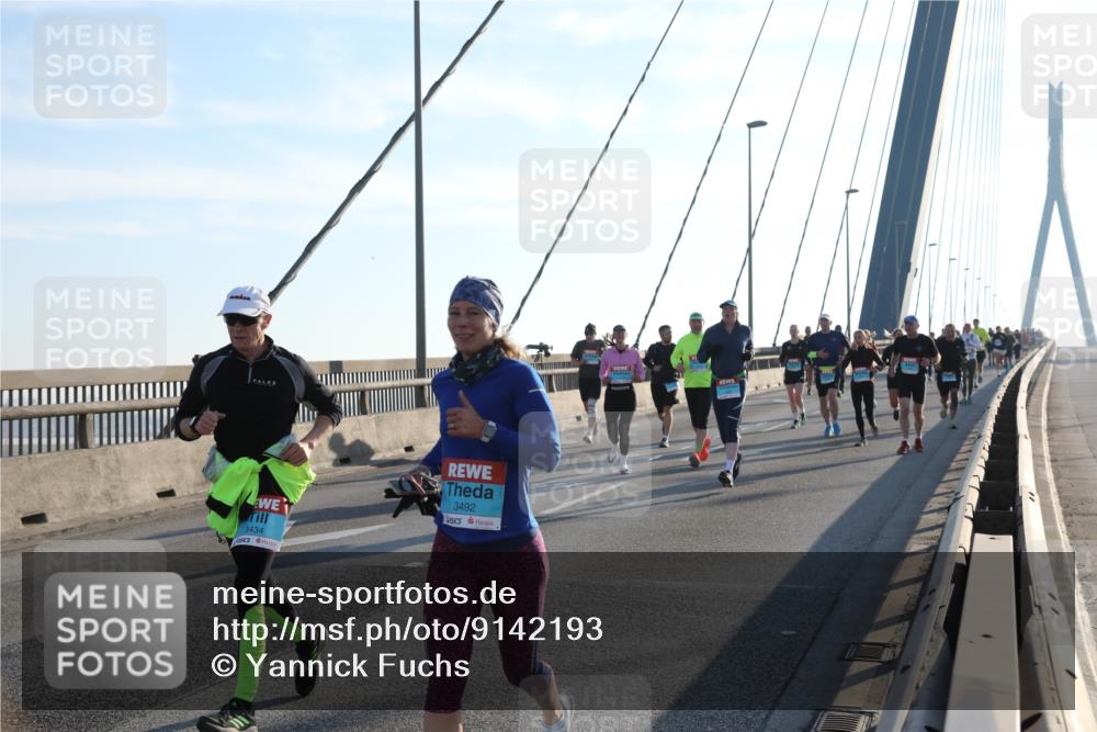 03.10.2025 - Köhlbrandbrückenlauf Yannick Fuchs http://msf.ph/oto/9142193 03.10.2025 08:27:36 Position 2 3434, 3492 meine-sportfotos.de