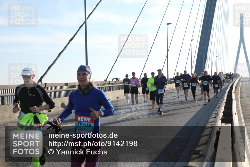 03.10.2025 - Köhlbrandbrückenlauf Yannick Fuchs http://msf.ph/oto/9142198 03.10.2025 08:27:36 Position 2 3434, 3492 meine-sportfotos.de